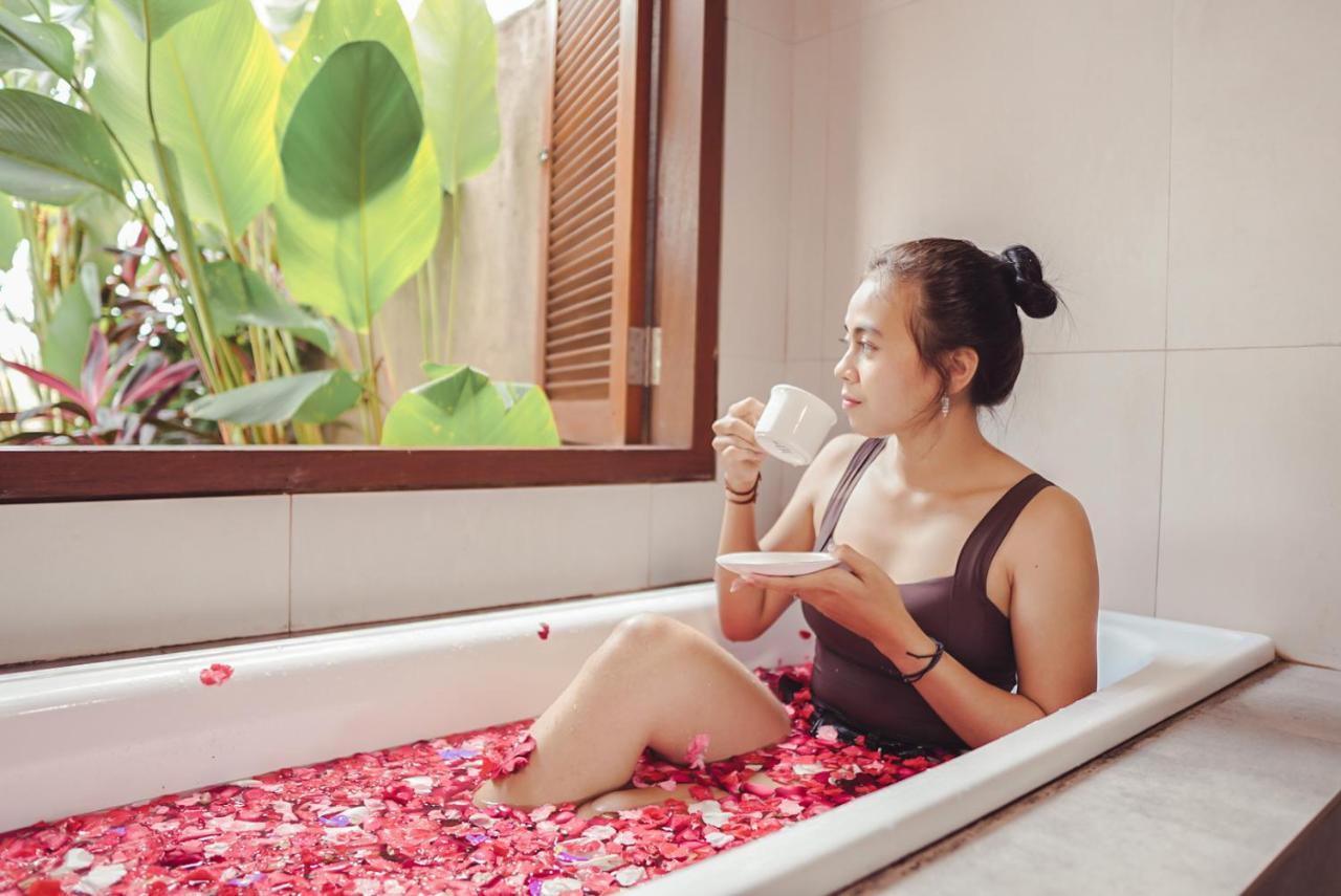 Abinawa Hill Bed & Breakfast Lovina  Bagian luar foto