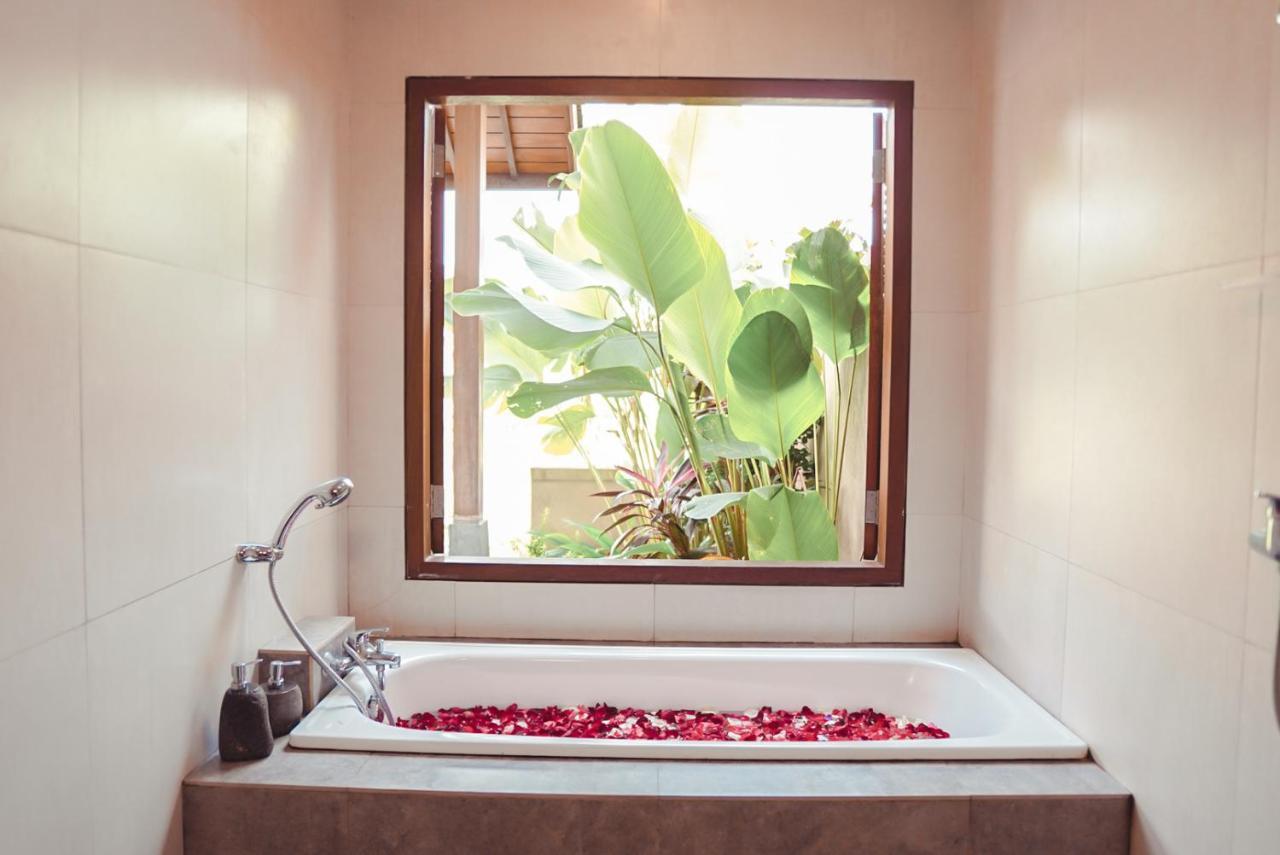 Abinawa Hill Bed & Breakfast Lovina  Bagian luar foto