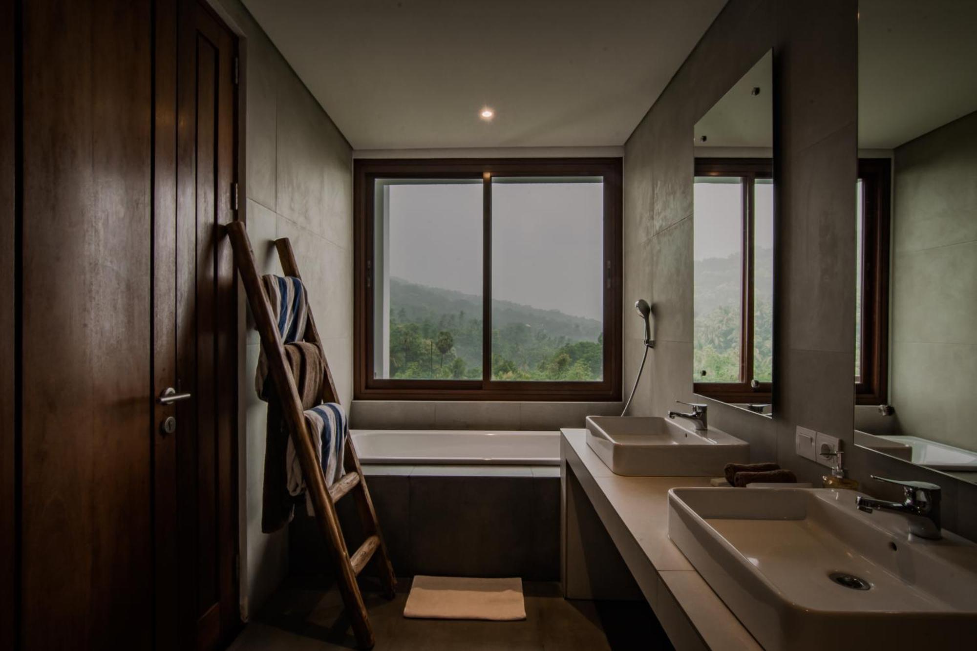 Abinawa Hill Bed & Breakfast Lovina  Bagian luar foto