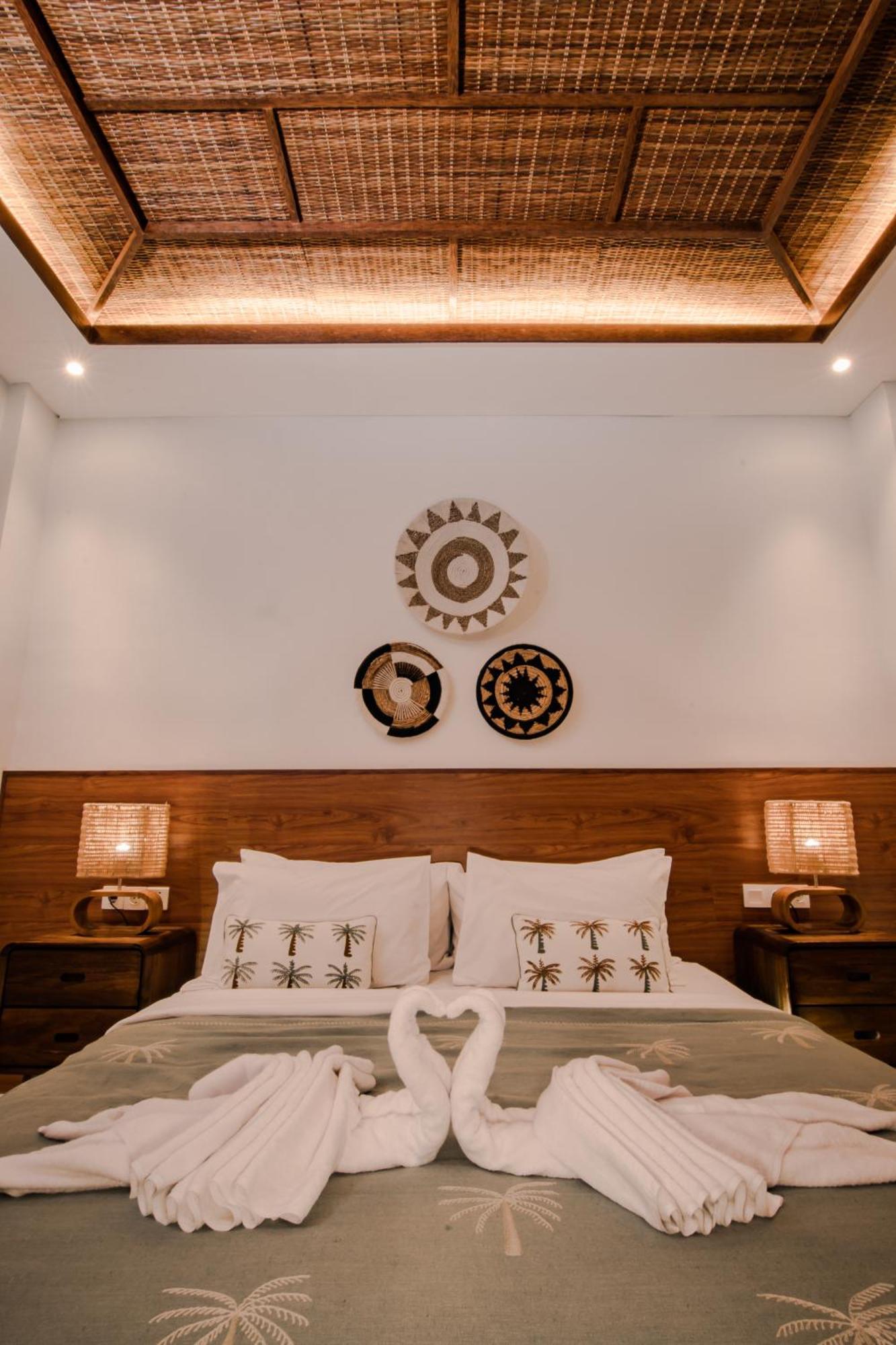 Abinawa Hill Bed & Breakfast Lovina  Bagian luar foto