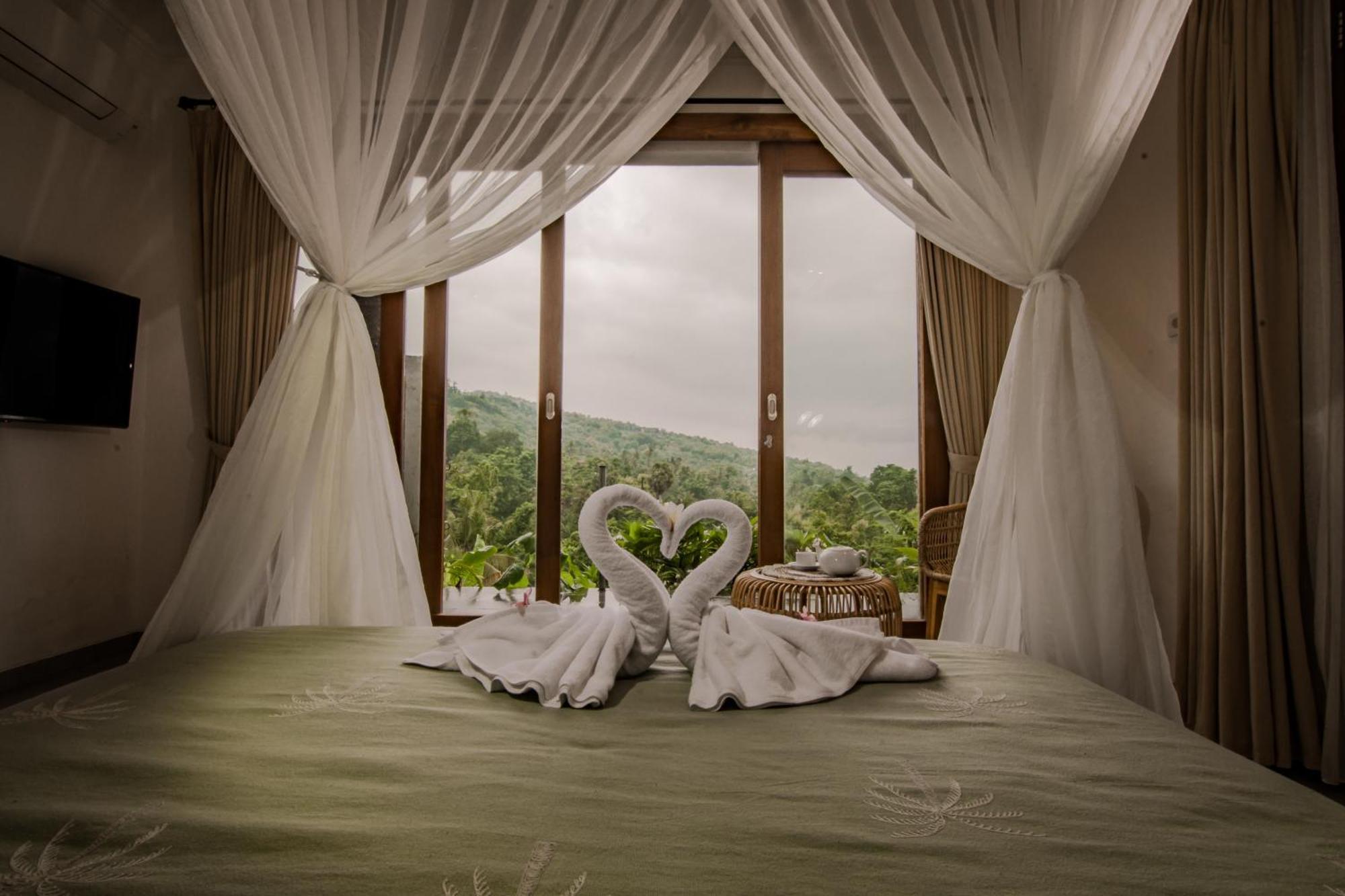Abinawa Hill Bed & Breakfast Lovina  Bagian luar foto