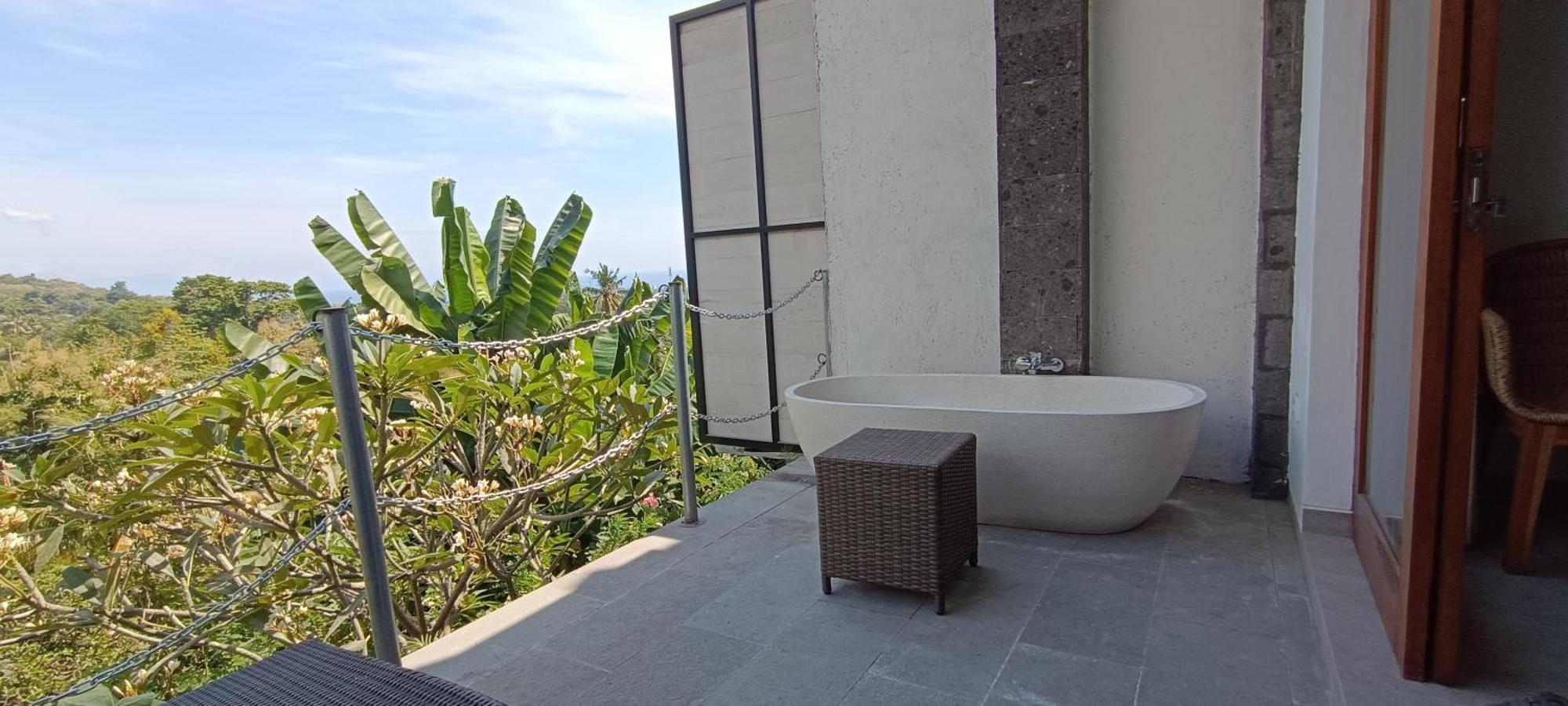 Abinawa Hill Bed & Breakfast Lovina  Bagian luar foto